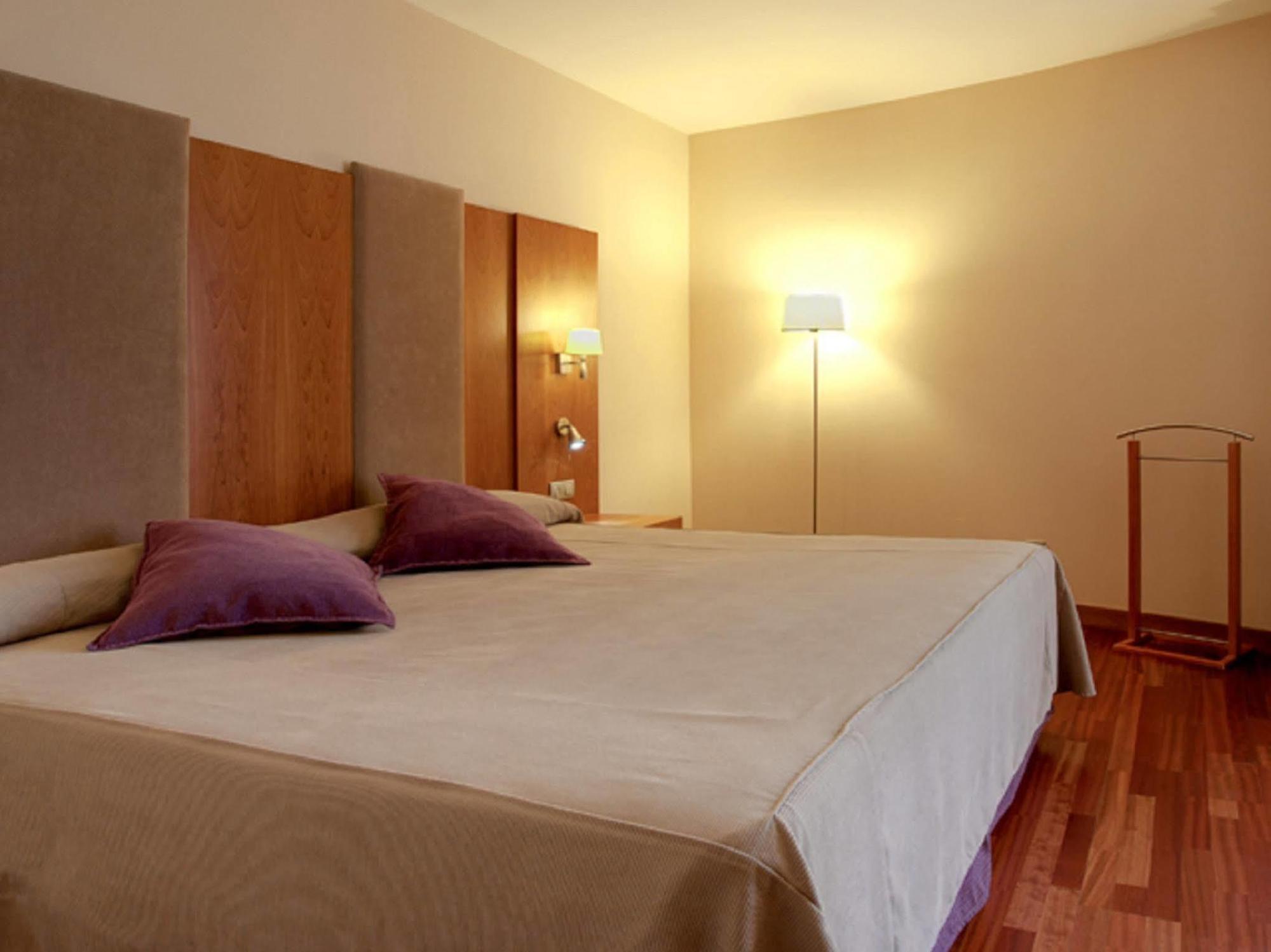 Nh Ciudad De Hotel 4*