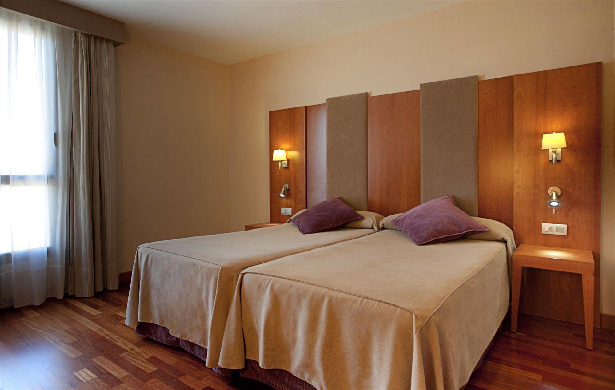 Nh Ciudad De 4*